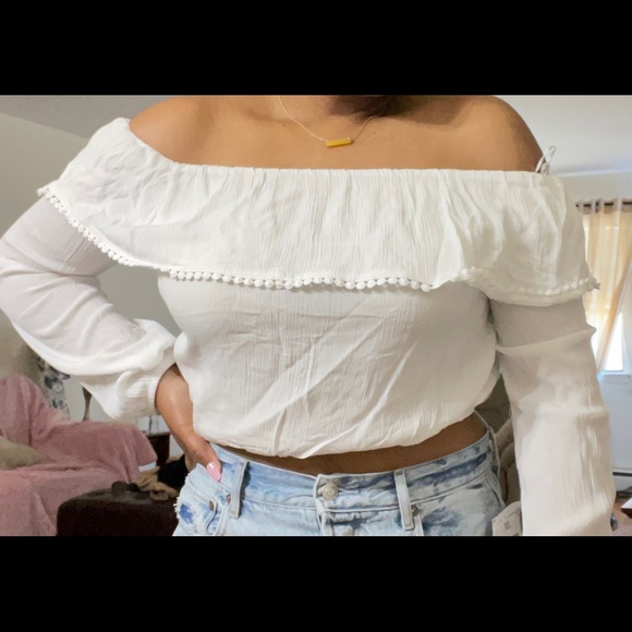 NWT Long Sleeve Off-Shoulder Crop Top - Picture 1 of 3